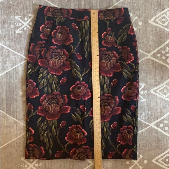 Ann Taylor Rose Pattern Pencil Skirt - Picture 3 of 6